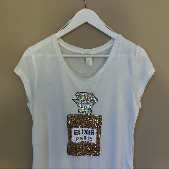 H&M Tops - Cute H&M cotton t-shirt with sequin detail